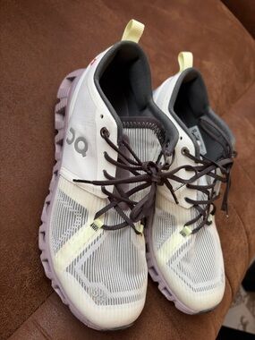 DQ On Running Sneakers